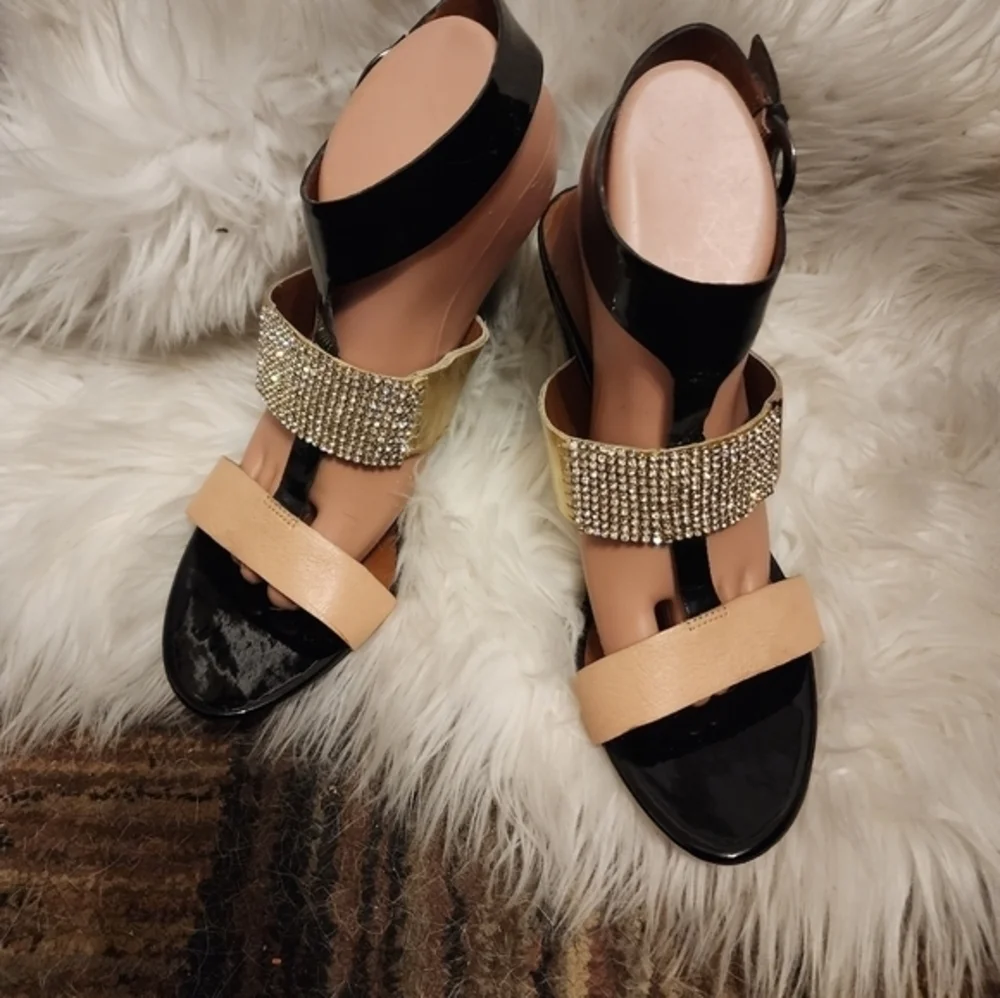 Beverly Feldman Dazzling leopard‎ sandals 10